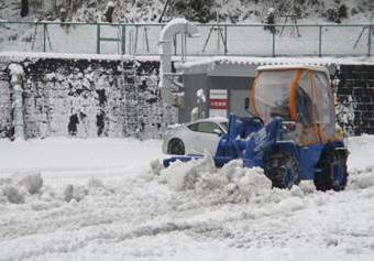 八王子ＨＣ除雪中①.jpg